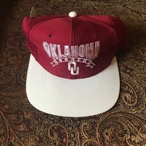 VINTAGE UNIVERSITY OF OKLAHOMA SNAPBACK
